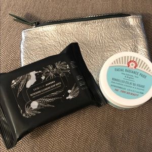Facial Radiance & Cleansing Pads w/ Bag